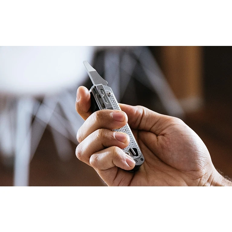 Leatherman Free T4 Multitool - Navy - Image 5